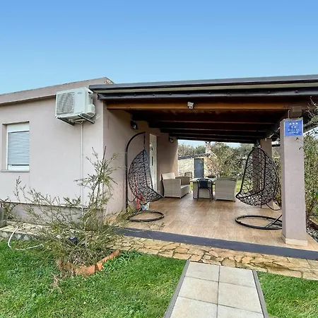 2 Bedroom Cozy In