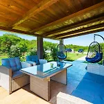 Holiday home 2 Bedroom In Pula