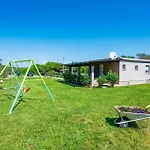 2 Bedroom Cozy In Пула