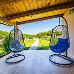 2 Bedroom Cozy In
