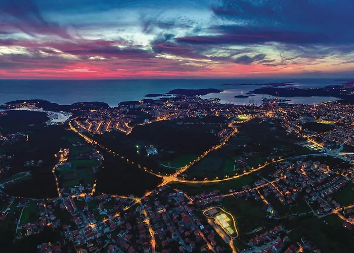 2 Bedroom Cozy In Будинок відпочинку