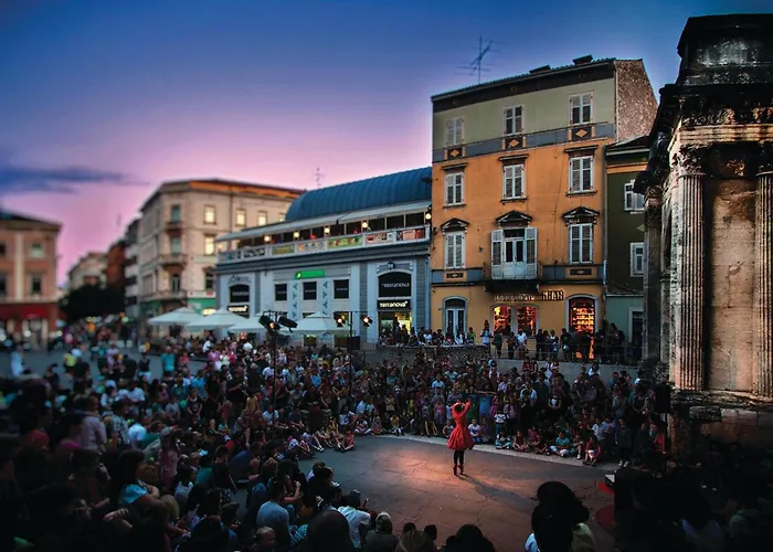 2 Bedroom Cozy In Будинок відпочинку