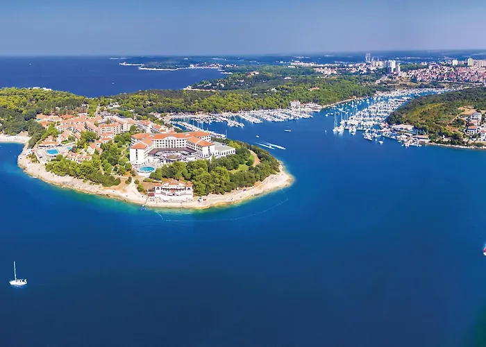 2 Bedroom Cozy In Holiday home Pula